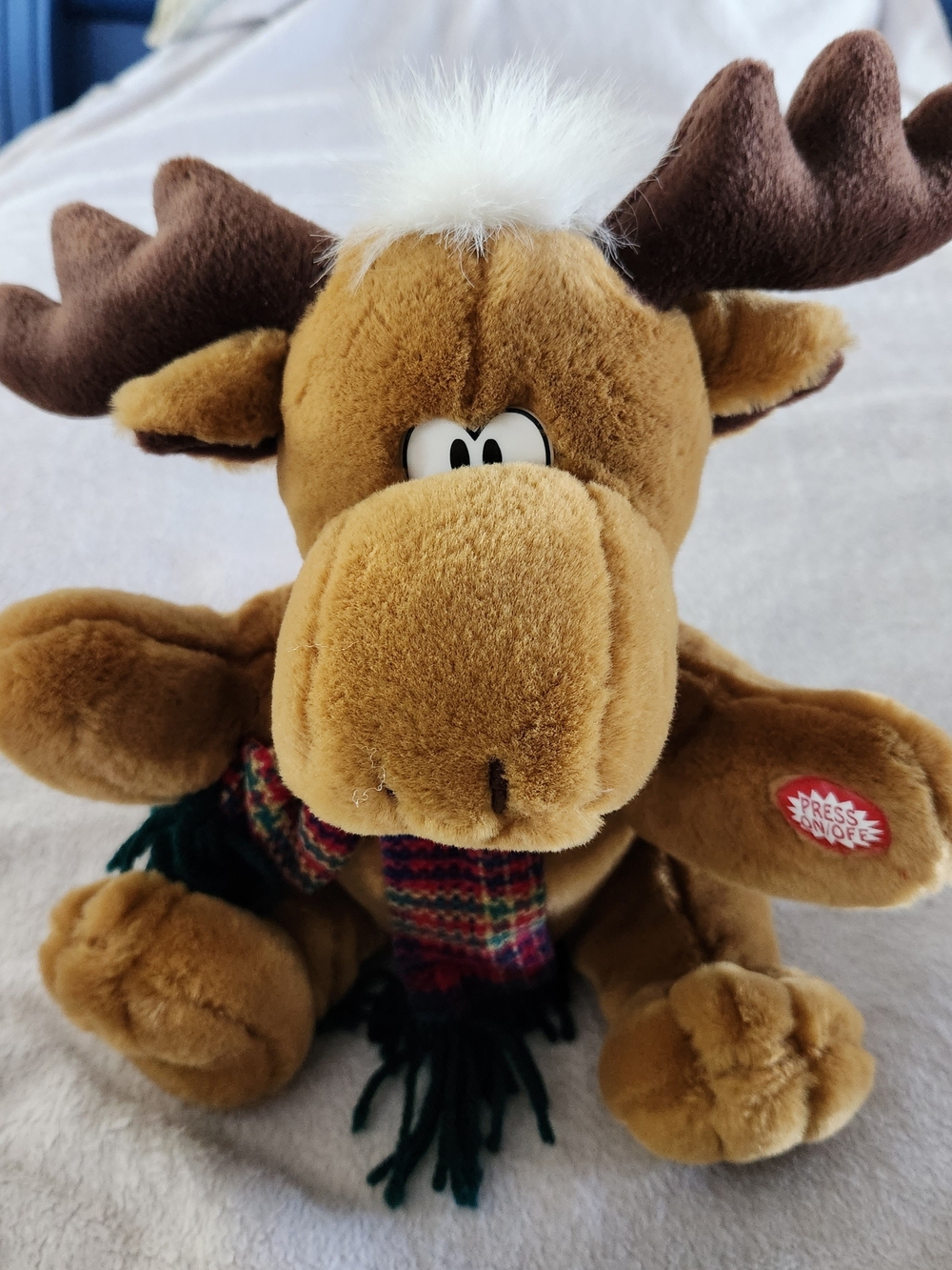 Dr. Elmo Plush Moose Plays Grandma Got Run Over by a Reindeer